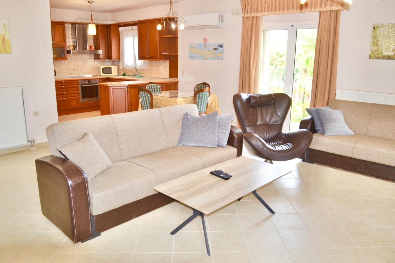 Giorgos Large Size Apartments -Family Friendly With Free Parking And Yard Views Héraklion Extérieur photo